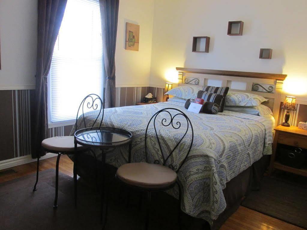 Cozy House B&B Niagara Falls Exterior photo